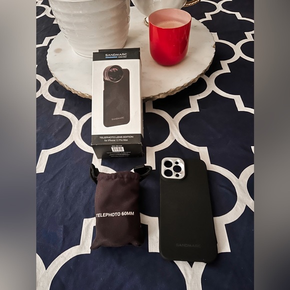 Sandmarc Active Gear TELEPHOTO LENS EDITION
for iPhone 12 Pro Max with Case - Picture 2 of 3